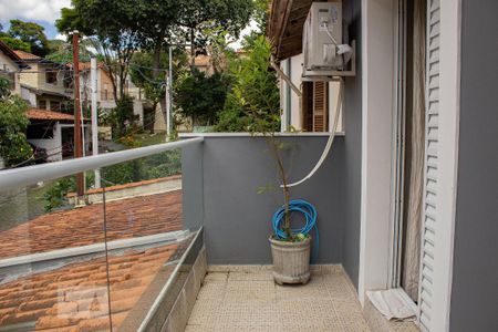 Casa à venda com 98m², 3 quartos e 2 vagasQuarto 2° andar