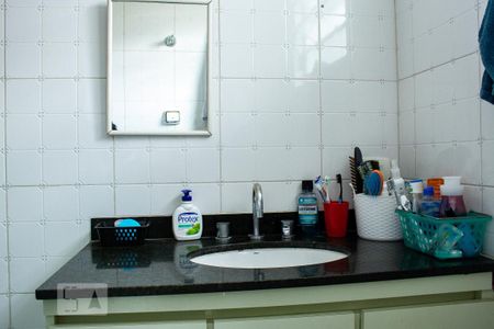 Casa à venda com 98m², 3 quartos e 2 vagasBanheiro  2° andar