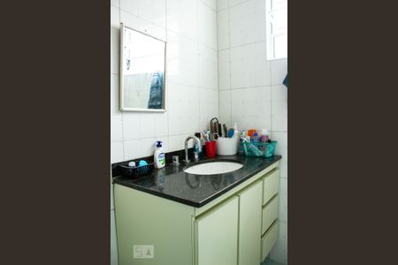 Casa à venda com 98m², 3 quartos e 2 vagasBanheiro  2° andar