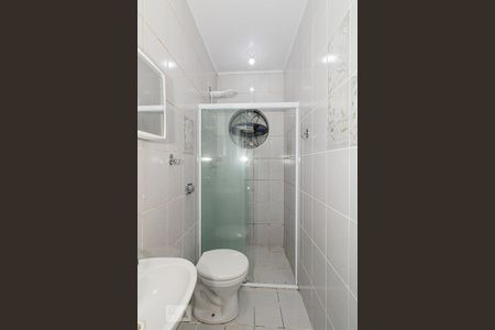 Banheiro de casa para alugar com 1 quarto, 50m² em Vila Santos, São Paulo
