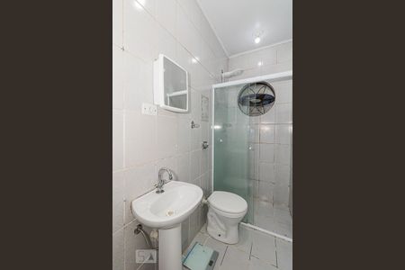 Banheiro de casa para alugar com 1 quarto, 50m² em Vila Santos, São Paulo