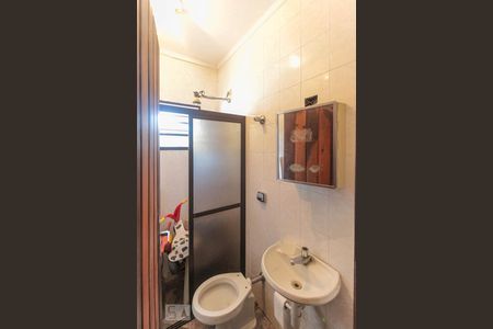 Casa à venda com 350m², 3 quartos e 4 vagasBanheiro da edícula