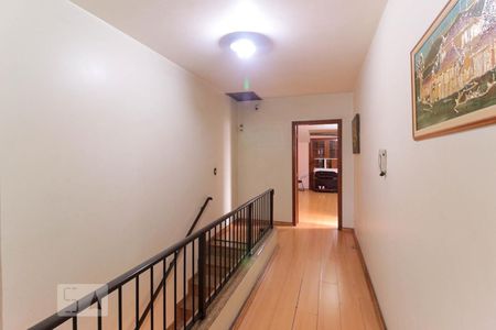 Casa à venda com 350m², 3 quartos e 4 vagasCorredor