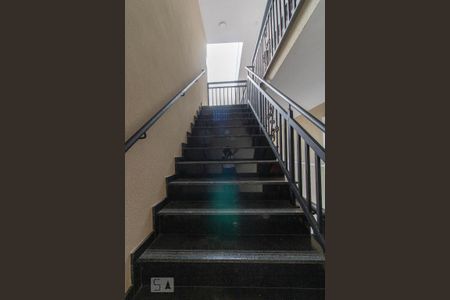 Apartamento à venda com 50m², 2 quartos e sem vagaEscada