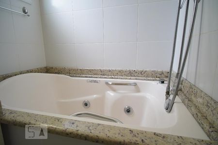Apartamento para alugar com 98m², 2 quartos e 2 vagasBanheiro da Suíte