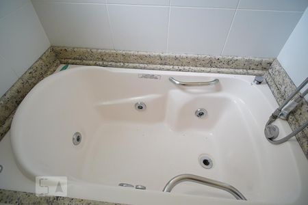 Apartamento para alugar com 98m², 2 quartos e 2 vagasBanheiro da Suíte