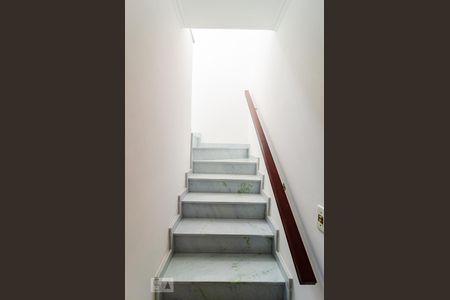 Casa à venda com 132m², 3 quartos e 2 vagasEscadas