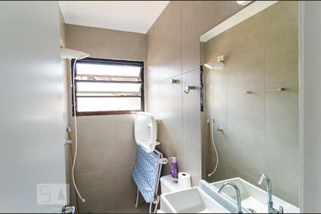 Casa à venda com 132m², 3 quartos e 2 vagasBanheiro Social