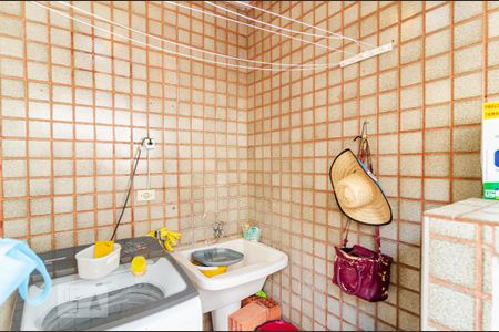 Casa à venda com 132m², 3 quartos e 2 vagasLavanderia