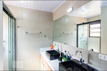 Casa à venda com 132m², 3 quartos e 2 vagasBanheiro da Suíte