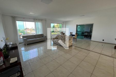 Sala de casa à venda com 4 quartos, 391m² em Jardim Guanabara, Rio de Janeiro