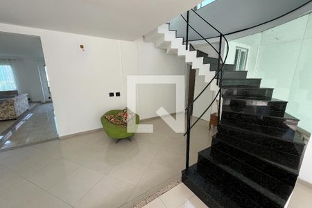 Sala de casa à venda com 4 quartos, 391m² em Jardim Guanabara, Rio de Janeiro