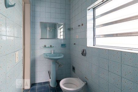 Casa à venda com 200m², 4 quartos e 2 vagasBanheiro 