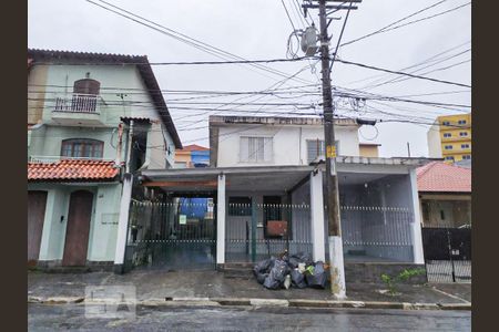 Casa à venda com 200m², 4 quartos e 2 vagasFachada