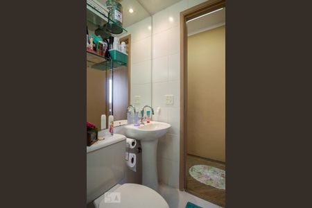 Apartamento para alugar com 50m², 2 quartos e 1 vaga Apartamento para alugar com 50m², 2 quartos e 1 vagaBanheiro da Suíte