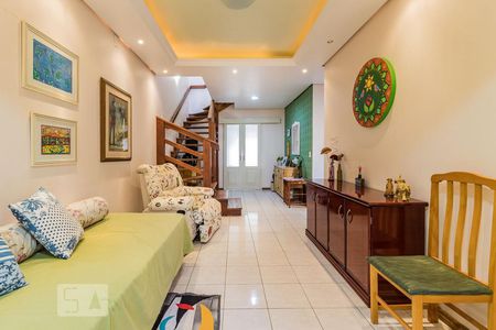 Sala de casa à venda com 6 quartos, 246m² em Nonoai, Porto Alegre