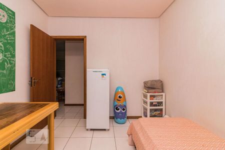 Dormitório de casa à venda com 6 quartos, 246m² em Nonoai, Porto Alegre