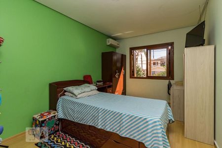 Casa à venda com 246m², 6 quartos e 2 vagasDormitório 4