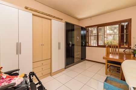 Dormitório2 de casa à venda com 6 quartos, 246m² em Nonoai, Porto Alegre
