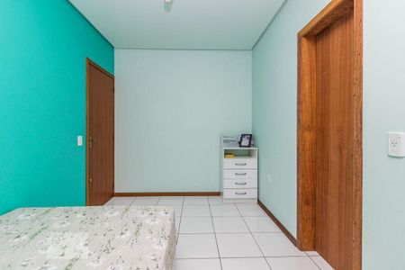 Casa à venda com 246m², 6 quartos e 2 vagasDormitório3