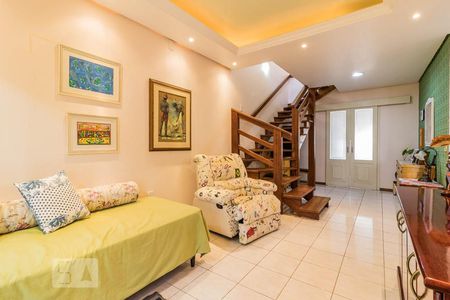 Sala de casa à venda com 6 quartos, 246m² em Nonoai, Porto Alegre