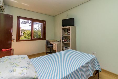 Casa à venda com 246m², 6 quartos e 2 vagasDormitório 4