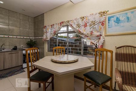 Casa à venda com 246m², 6 quartos e 2 vagasCozinha