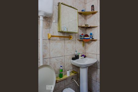 Banheiro de kitnet/studio à venda com 1 quarto, 44m² em São José, Canoas