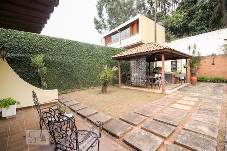 Casa à venda com 261m², 3 quartos e 4 vagasQuintal