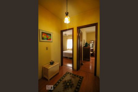 Casa à venda com 261m², 3 quartos e 4 vagasHall entre os Quartos