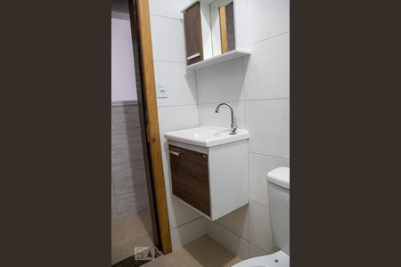 Banheiro de apartamento para alugar com 1 quarto, 45m² em Vila Maria Alta, São Paulo