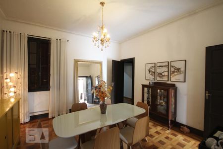 Sala de casa à venda com 5 quartos, 350m² em Liberdade, São Paulo