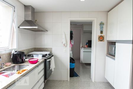 Apartamento à venda com 215m², 4 quartos e 4 vagasCozinha