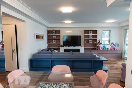 Apartamento à venda com 215m², 4 quartos e 4 vagasSala