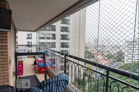 Apartamento à venda com 215m², 4 quartos e 4 vagasVaranda