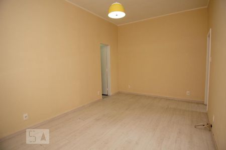 Sala de Estar de apartamento para alugar com 1 quarto, 50m² em Leme, Rio de Janeiro
