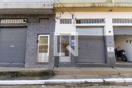 Casa para alugar com 80m², 2 quartos e sem vaga Casa para alugar com 80m², 2 quartos e sem vagaFachada