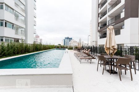 Casa de condomínio para alugar com 60m², 2 quartos e 1 vaga Casa de condomínio para alugar com 60m², 2 quartos e 1 vagaÁrea Comum - Piscina
