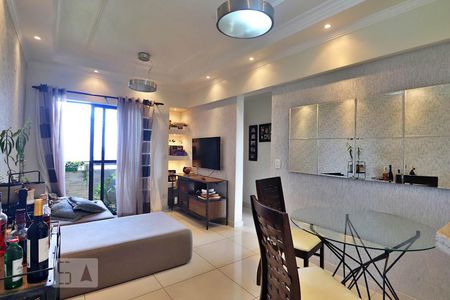 Sala de apartamento à venda com 2 quartos, 68m² em Vila Homero Thon, Santo André