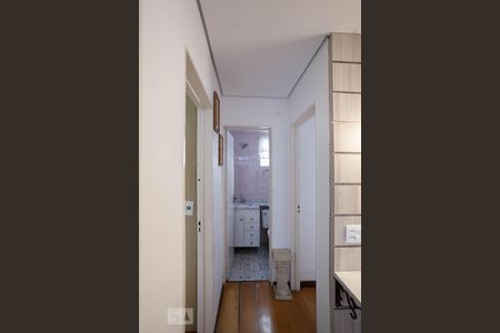 Corredor de apartamento à venda com 2 quartos, 45m² em Santa Cruz, Belo Horizonte