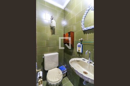 Casa à venda com 180m², 4 quartos e 2 vagasLavabo