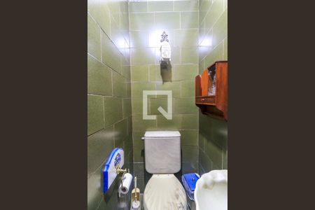 Casa à venda com 180m², 4 quartos e 2 vagasLavabo