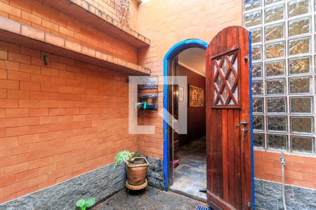 Casa à venda com 180m², 4 quartos e 2 vagasQuintal 2