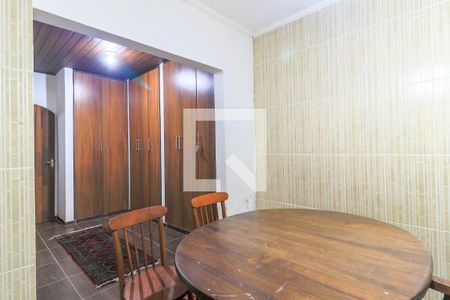 Casa à venda com 180m², 4 quartos e 2 vagasQuarto 1