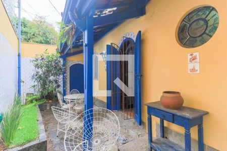 Casa à venda com 180m², 4 quartos e 2 vagasQuintal