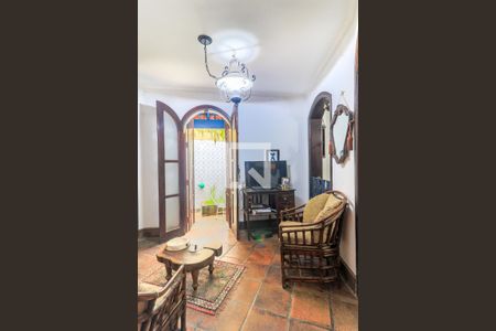 Casa à venda com 180m², 4 quartos e 2 vagasSala de TV