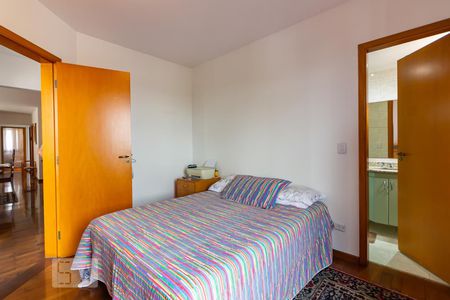 Apartamento para alugar com 164m², 4 quartos e 4 vagasSuíte 2