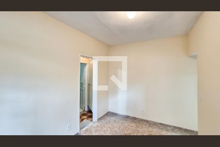 Sala de casa para alugar com 2 quartos, 60m² em Vaz Lobo, Rio de Janeiro