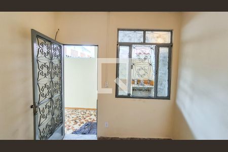 Sala de casa para alugar com 2 quartos, 60m² em Vaz Lobo, Rio de Janeiro