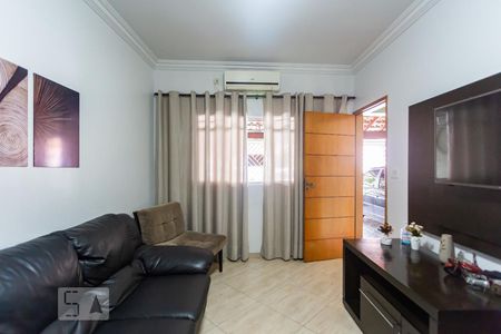 Sala de casa à venda com 3 quartos, 122m² em Jardim das Flores, Osasco